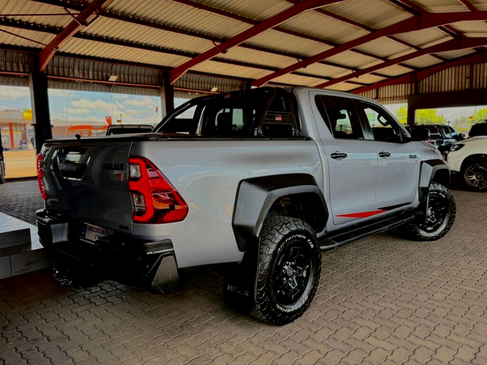 TOYOTA HILUX 2.8 GD-6 GR-S 4X4 A/T P/U D/C, image 2
