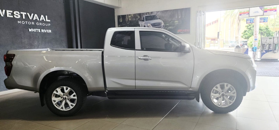 ISUZU D-MAX 1.9 Ddi HR LS A/T E-CAB, image 2