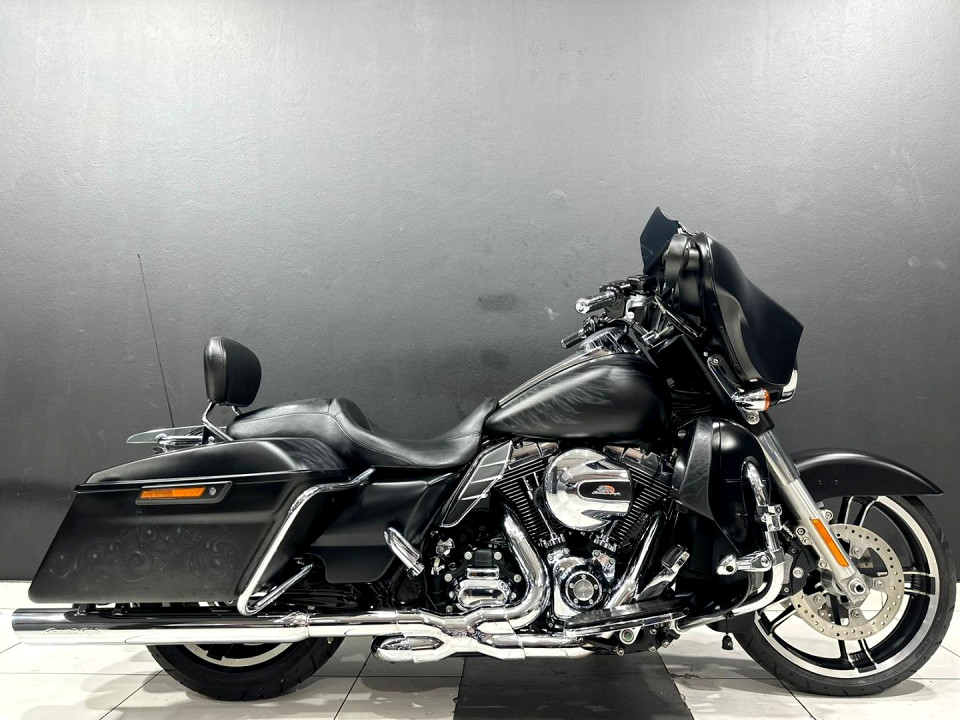 HARLEY-DAVIDSON TOURING STREET GLIDE SPECIAL, image 2