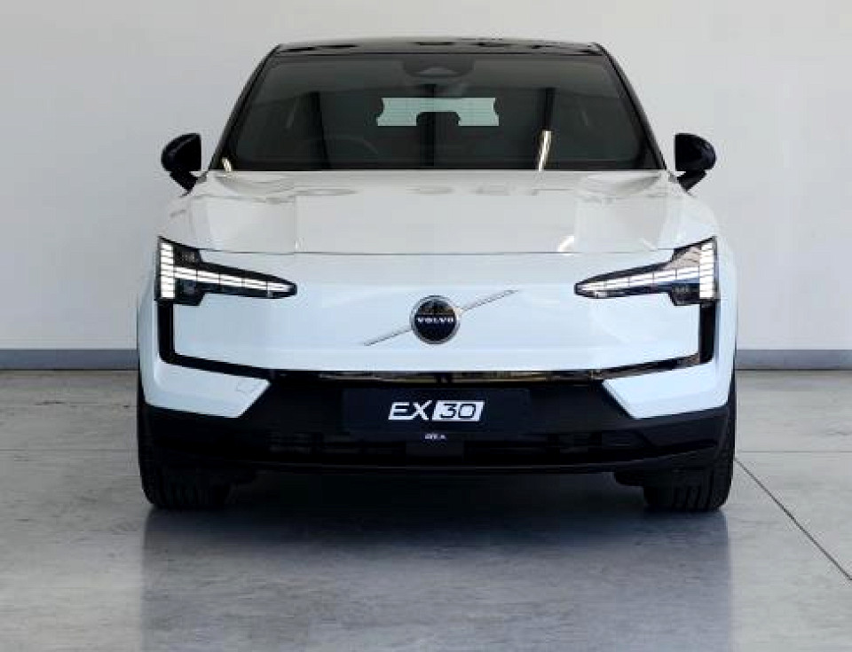 VOLVO EX30 PLUS PERFORMANCE (TWIN MOTOR), image 2