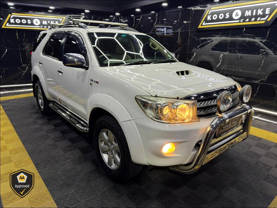 TOYOTA FORTUNER 3.0D-4D R/B A/T, image 2