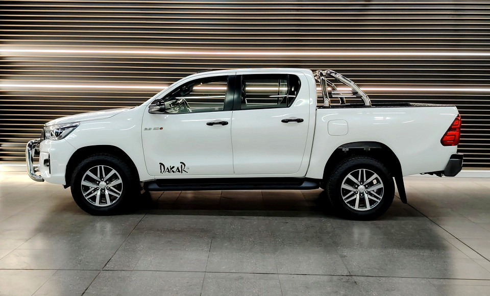 Toyota Hilux 2.8GD-6 double cab Raider auto, image 2