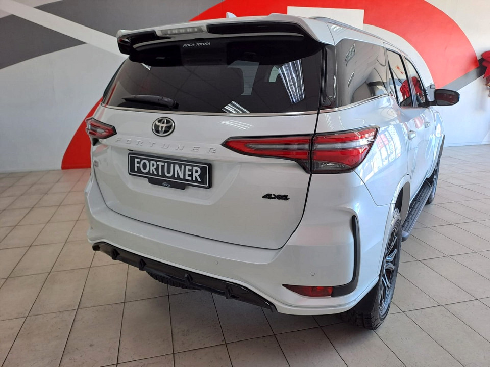 TOYOTA FORTUNER 2.8GD-6 4X4 GR-S A/T, image 2