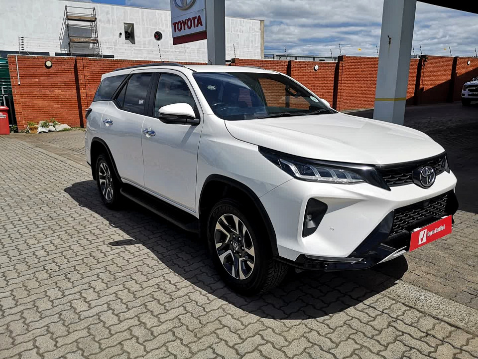 TOYOTA  FORTUNER 2.8GD-6 R/B A/T, image 1