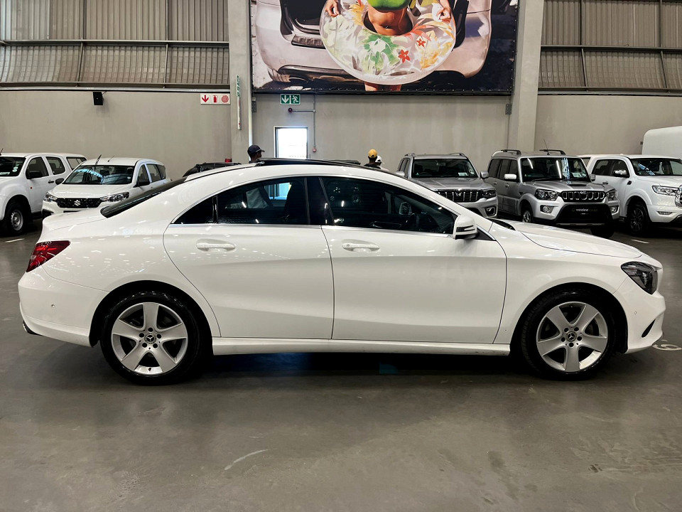 MERCEDES-BENZ CLA200 URBAN A/T, image 2