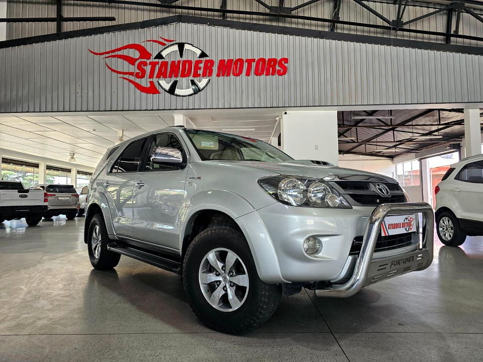 TOYOTA FORTUNER 3.0D-4D 4X4, image 1
