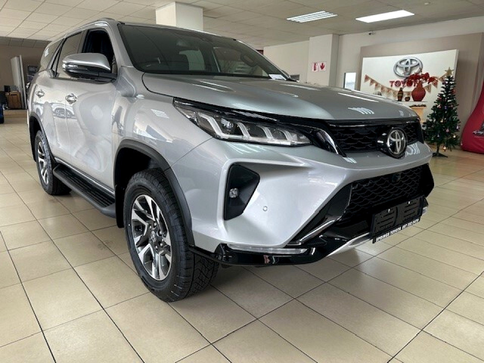 TOYOTA  FORTUNER 2.8GD-6 R/B A/T, image 1