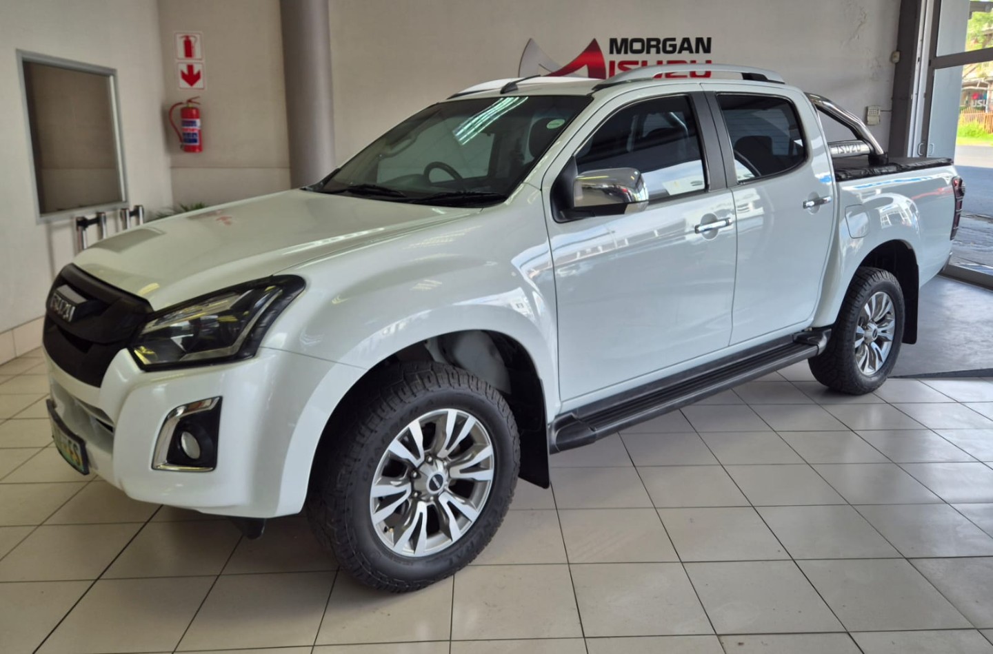 ISUZU KB 300 D-TEQ LX P/U D/C, image 1