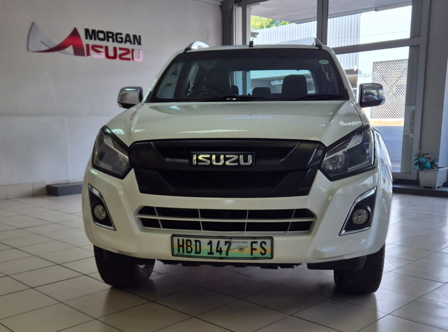 ISUZU KB 300 D-TEQ LX P/U D/C, image 2