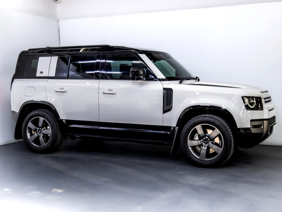 LAND ROVER DEFENDER 110 D300 HSE X-DYNAMIC, image 2