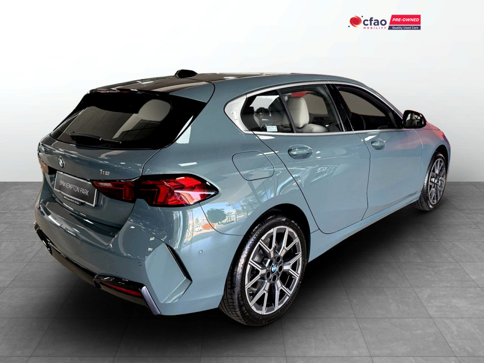 BMW 118 PURE DESIGN A/T (F70), image 2