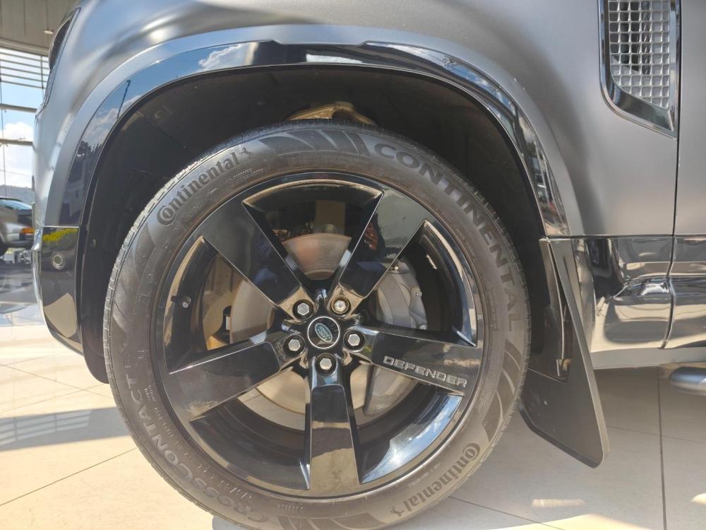 Land Rover Defender 90 D300 HSE X-Dynamic, image 2