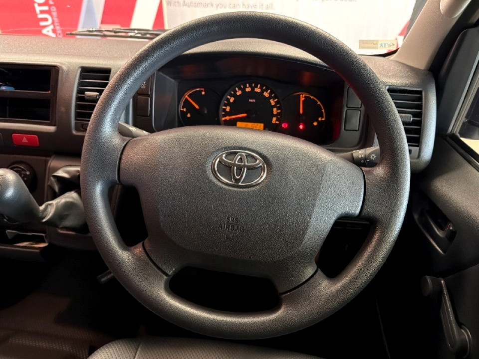 Toyota Hiace 2.5D-4D Ses\'fikile, image 2