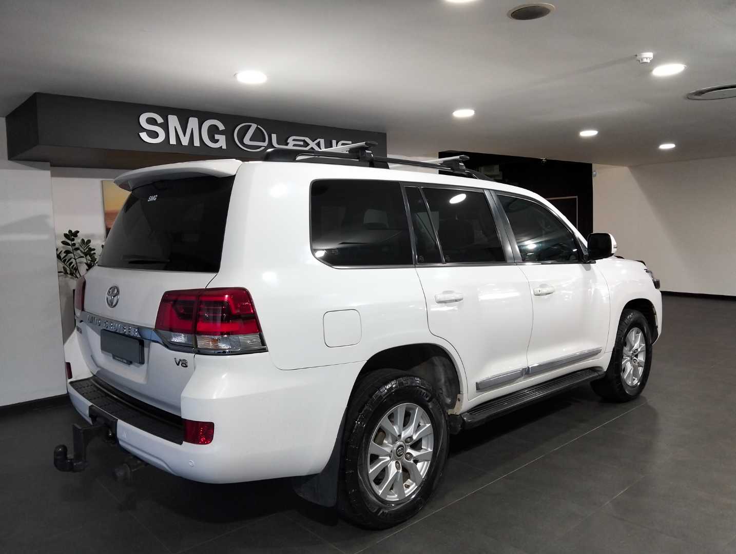 Toyota Land Cruiser 200 4.5D-4D V8 VX-R, image 2