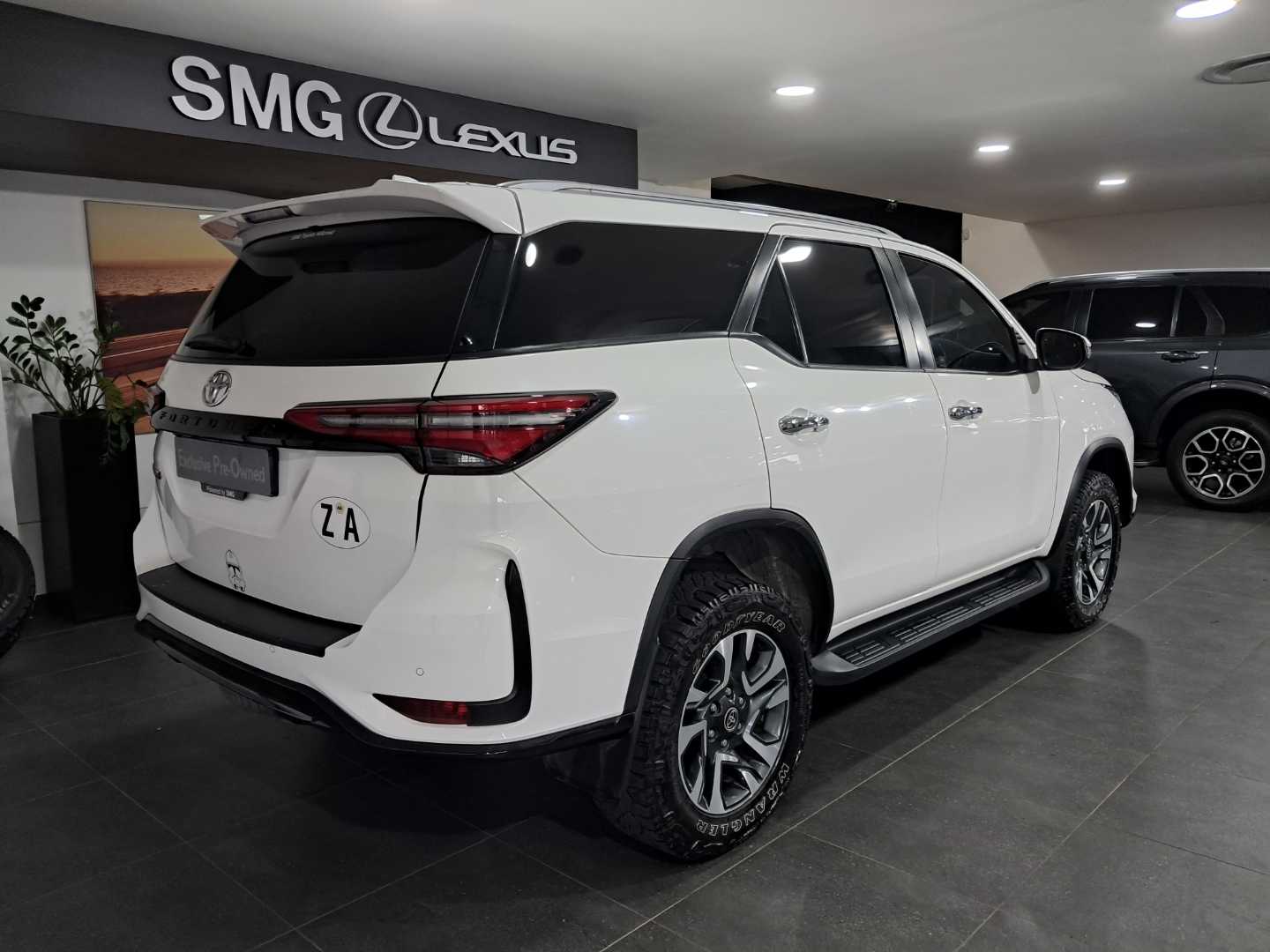 TOYOTA  FORTUNER 2.8GD-6 R/B A/T, image 2