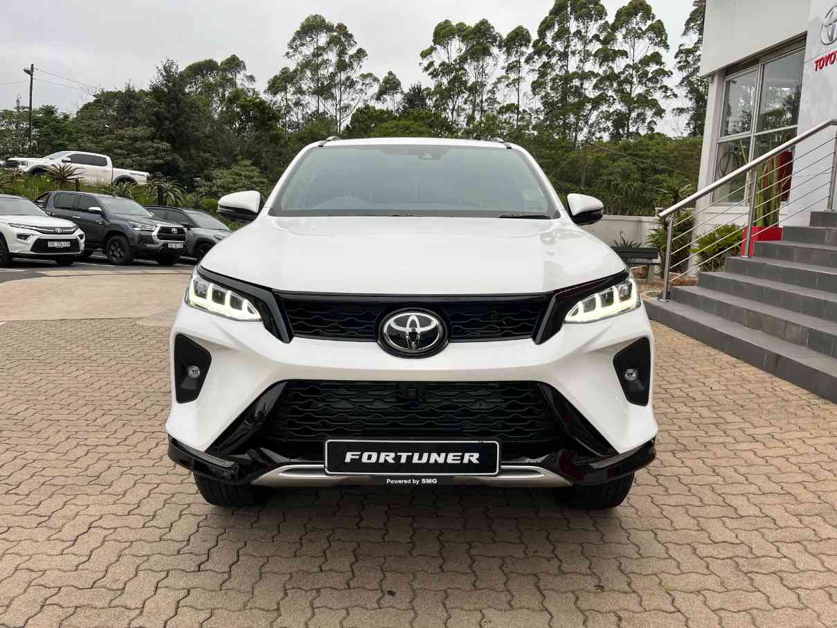TOYOTA  FORTUNER 2.8 GD-6 4X4 VX A/T, image 2