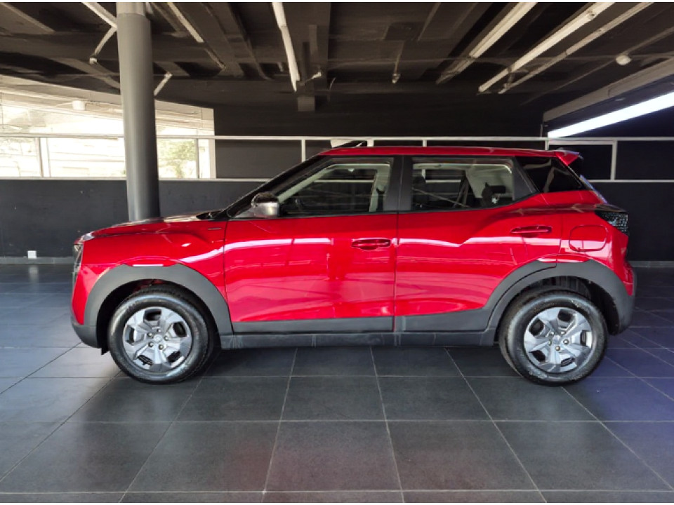MAHINDRA XUV3XO 1.2T MX3 A/T, image 2