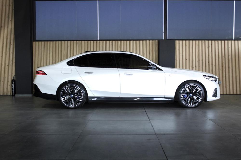 BMW i5 M60, image 2