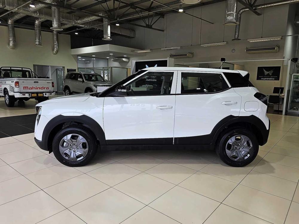 Mahindra XUV3X0 1.2 MX2 MT, image 2