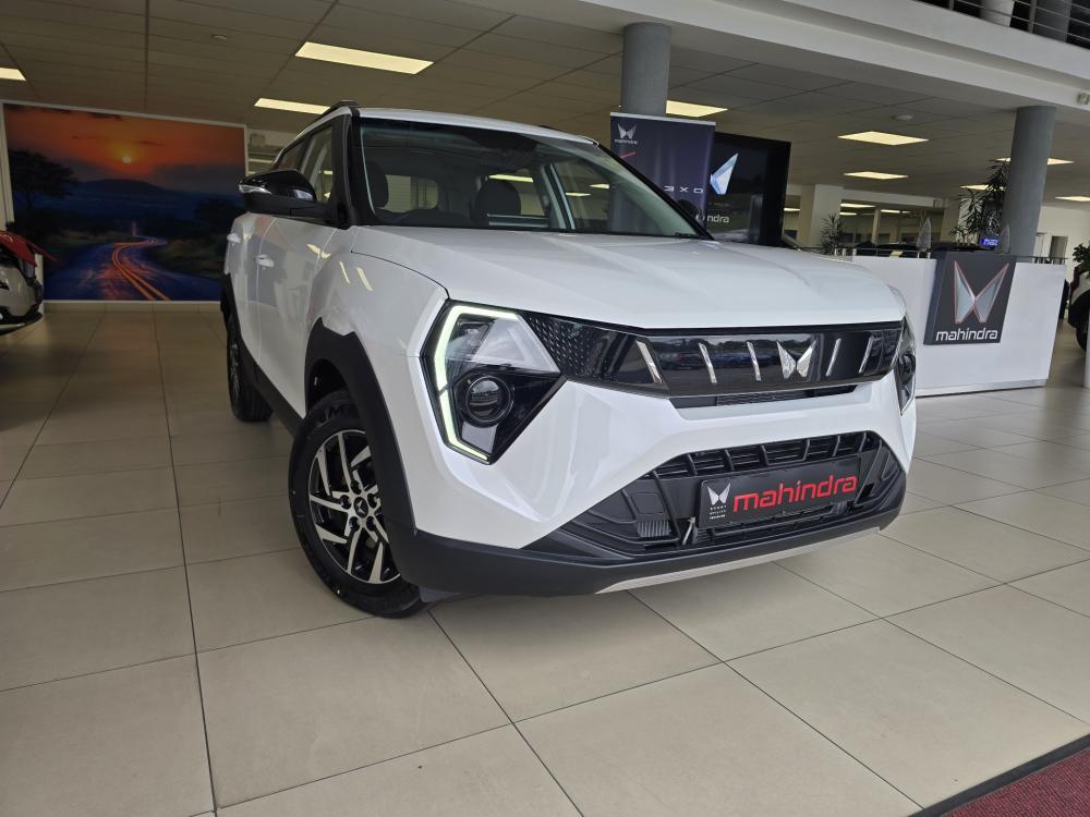 Mahindra XUV3X0 1.2 AX5 AT, image 1