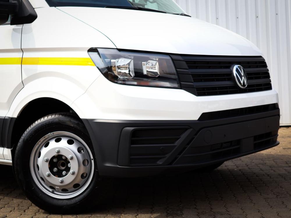 Volkswagen Crafter 50 Panel Van 2.0 8-spd Auto  XLWB, image 2
