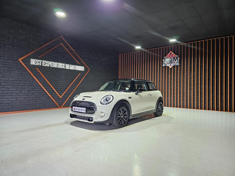 MINI Cooper S Hatch 3-door sports-auto, image 1