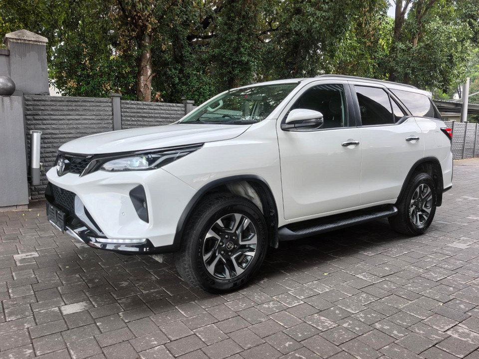 TOYOTA FORTUNER 2.4GD-6 4X4 A/T, image 1