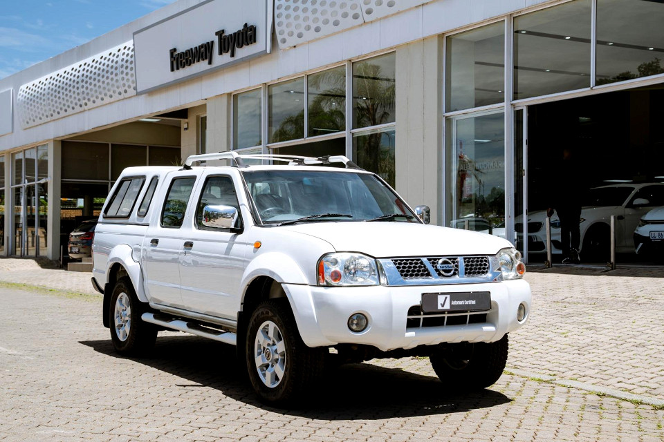 Nissan NP300 Hardbody 2.4 Hi-Rider D/Cab, image 2
