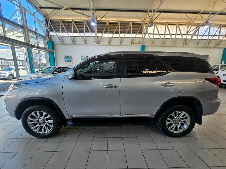 TOYOTA FORTUNER 2.8GD-6 4X4 A/T, image 2