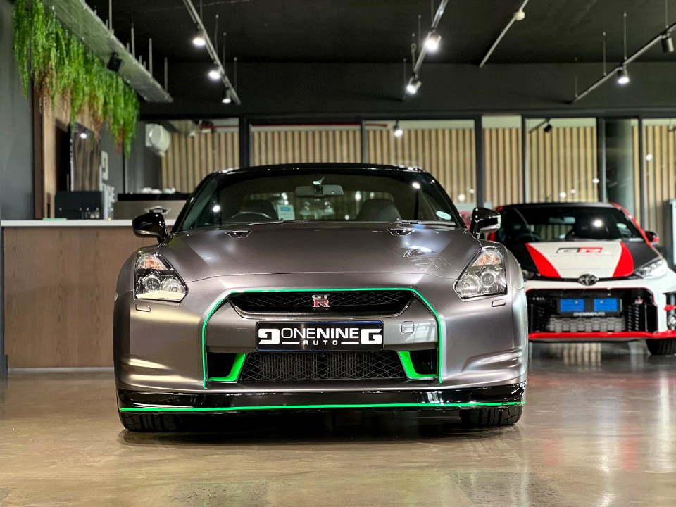 NISSAN GT-R BLACK EDITION, image 2