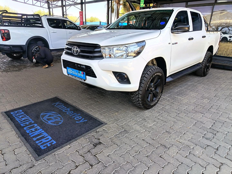 TOYOTA HILUX 2.4 GD-6 RB SR P/U D/C, image 2