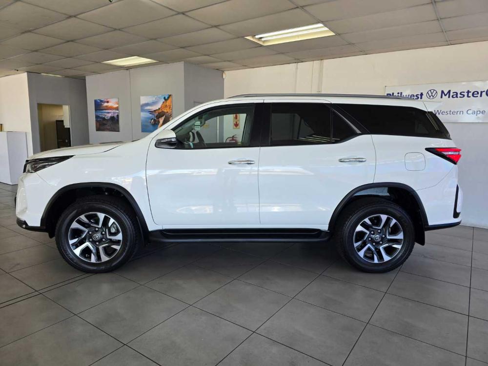 Toyota Fortuner 2.4GD-6 R/B A/T, image 2