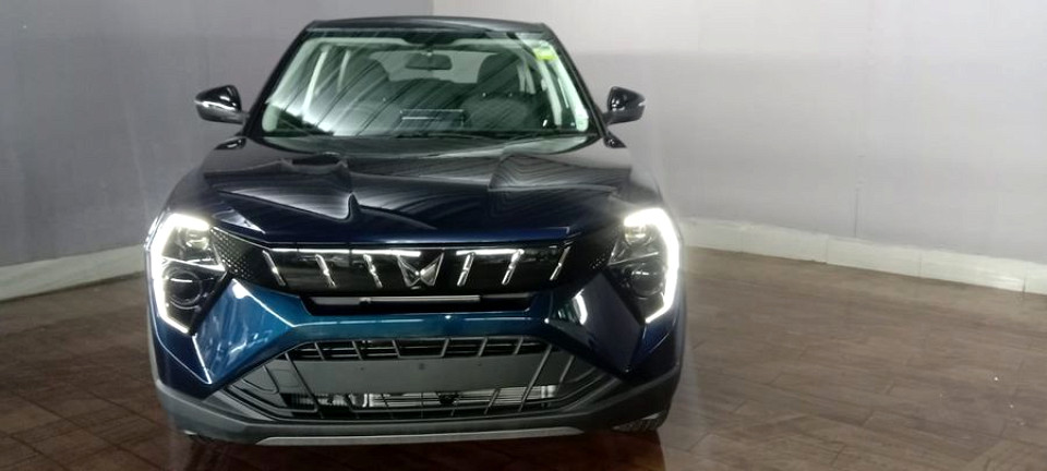 MAHINDRA XUV3XO 1.2T MX3 A/T, image 2