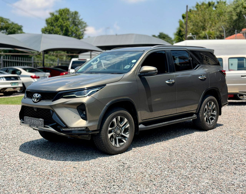 TOYOTA FORTUNER 2.4GD-6 4X4 A/T, image 1