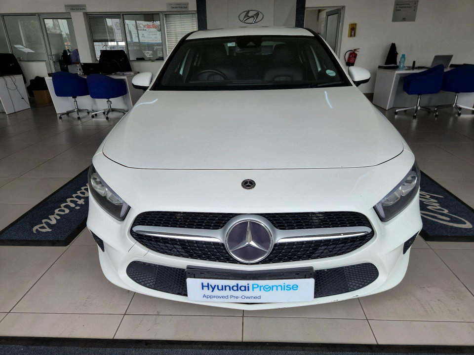 MERCEDES-BENZ A200 (4DR), image 2