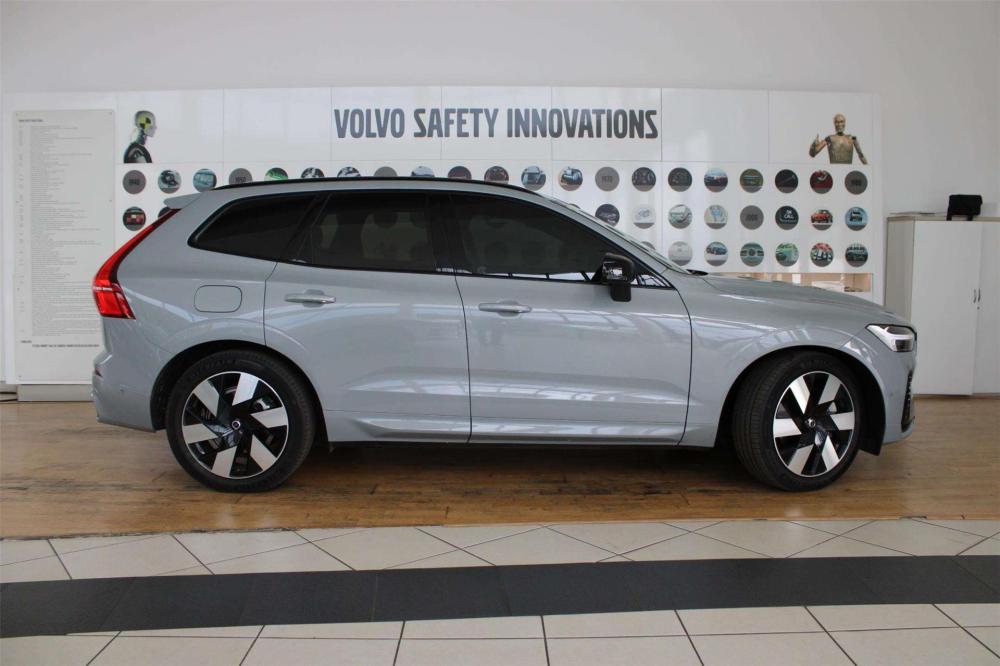 Volvo XC60 T8 Twin Engine Ultimate Dark AWD, image 2