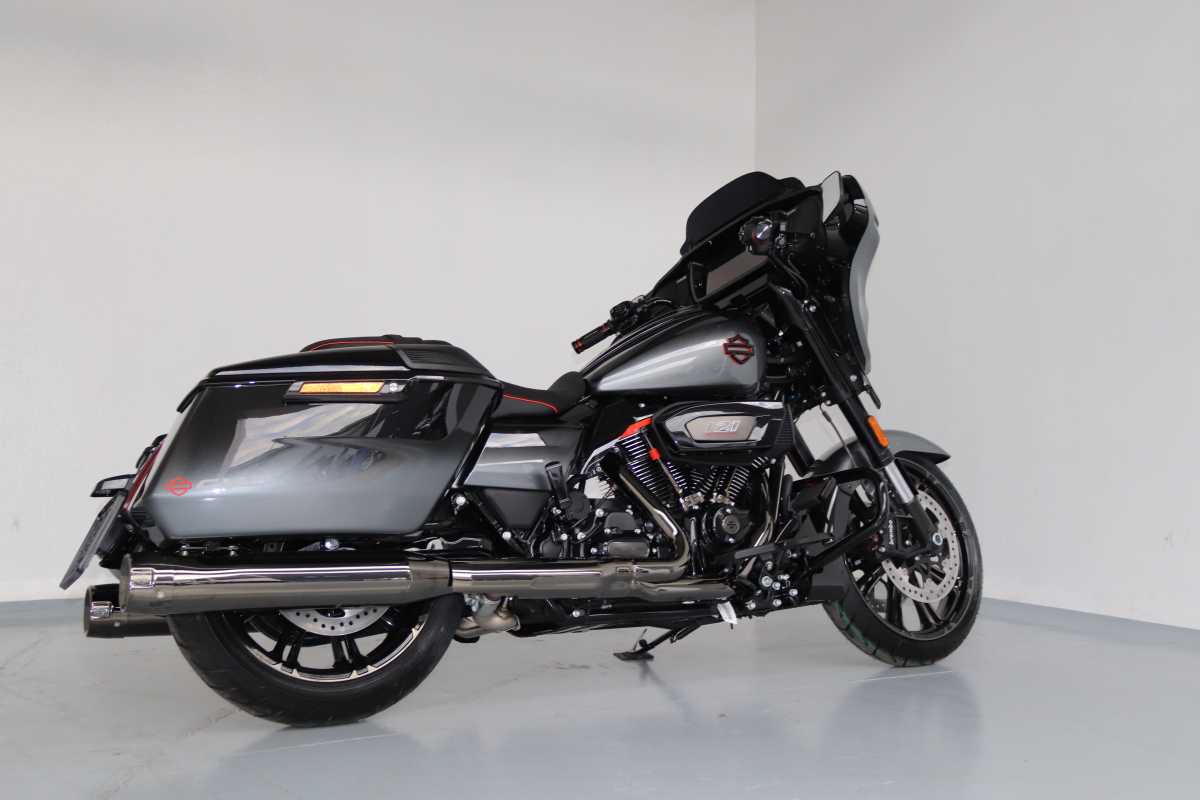 HARLEY DAVIDSON CVO STREET GLIDE (121), image 2