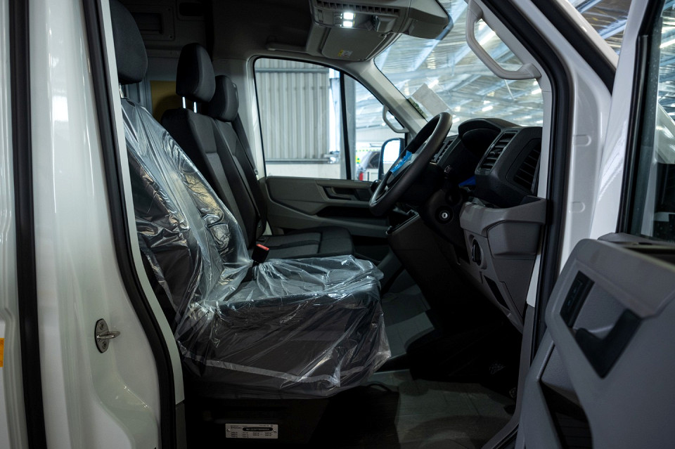 VOLKSWAGEN CRAFTER 35 2.0TDi MWB 130KW A/T F/C P/V, image 1