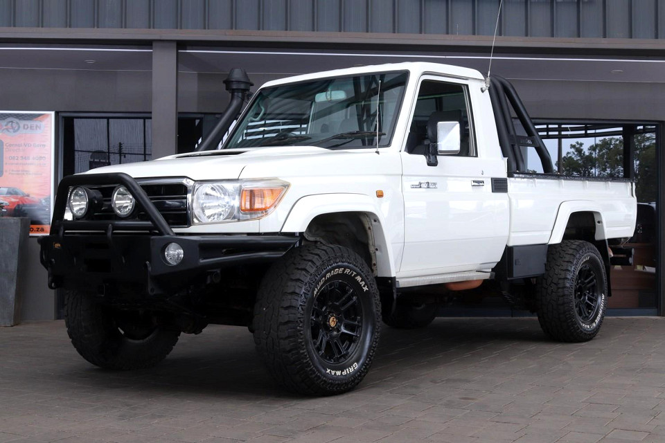 TOYOTA LAND CRUISER 79 4.5D P/U S/C, image 1