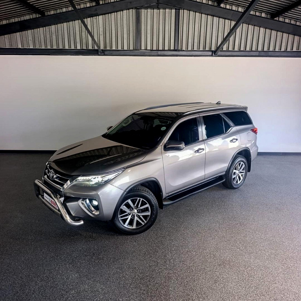 TOYOTA FORTUNER 2.8GD-6 R/B A/T, image 2