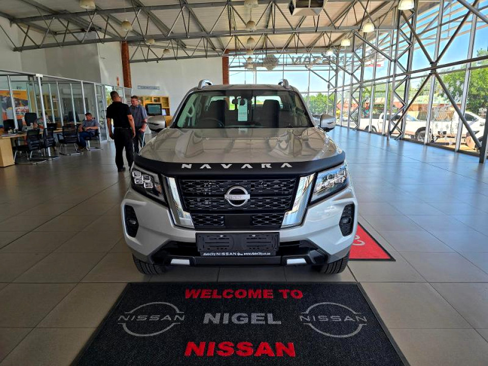 NISSAN NAVARA 2.5D LE 4X2 AT D/C P/U, image 2