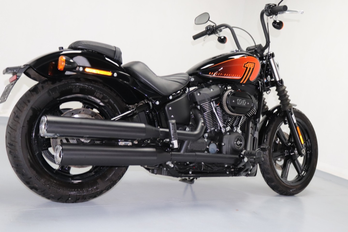 HARLEY DAVIDSON STREET BOB, image 2