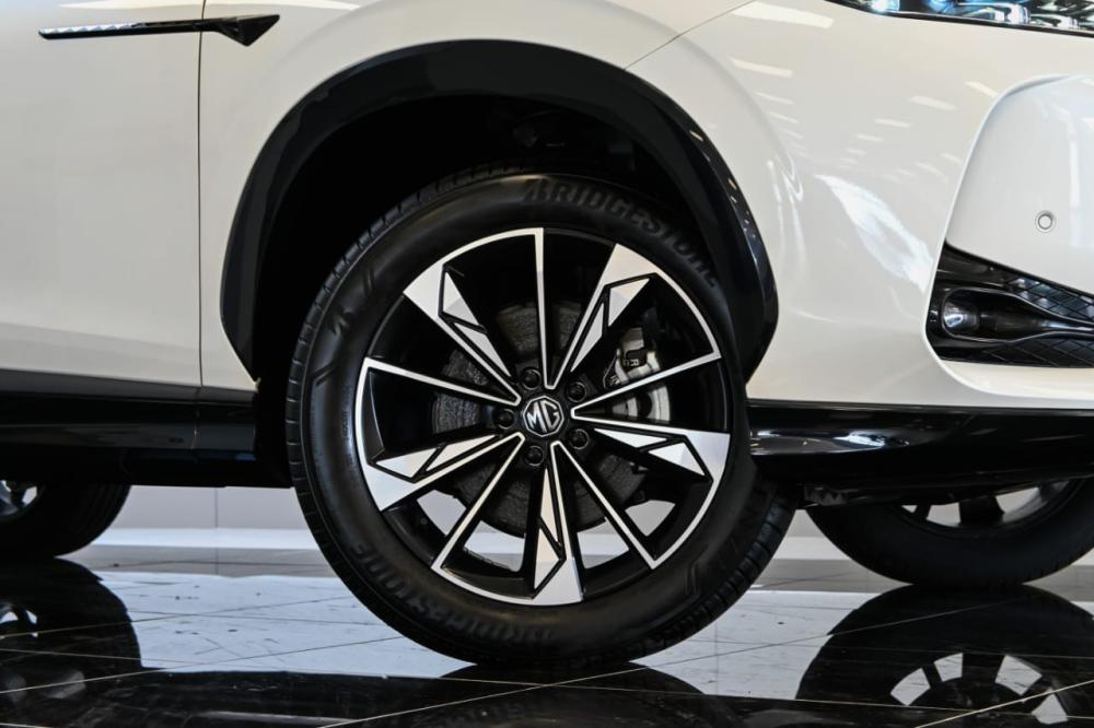 MG HS 2.0T AT Luxury, image 2