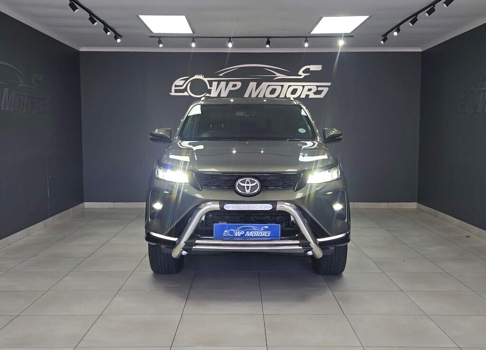 TOYOTA  FORTUNER 2.8GD-6 R/B A/T, image 2