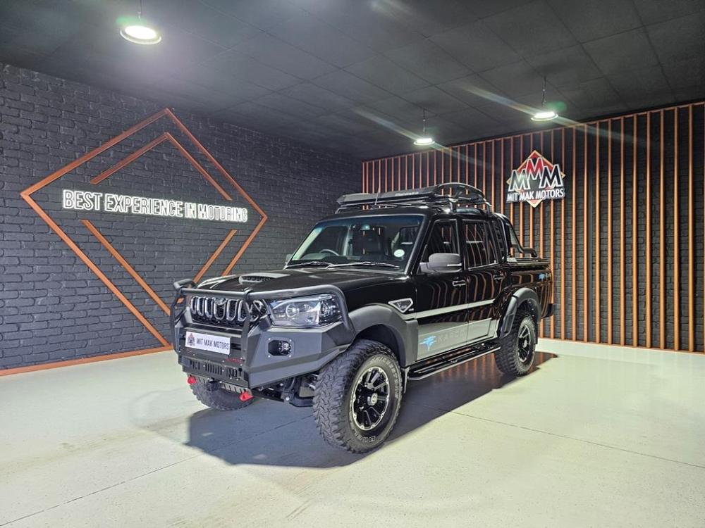 Mahindra Pik Up DC 4x4 S11 AT Karoo DUSK, image 1