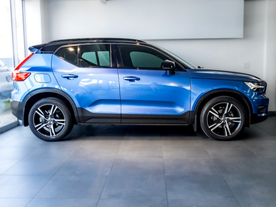 VOLVO XC40 T3 R-DESIGN GEARTRONIC, image 2
