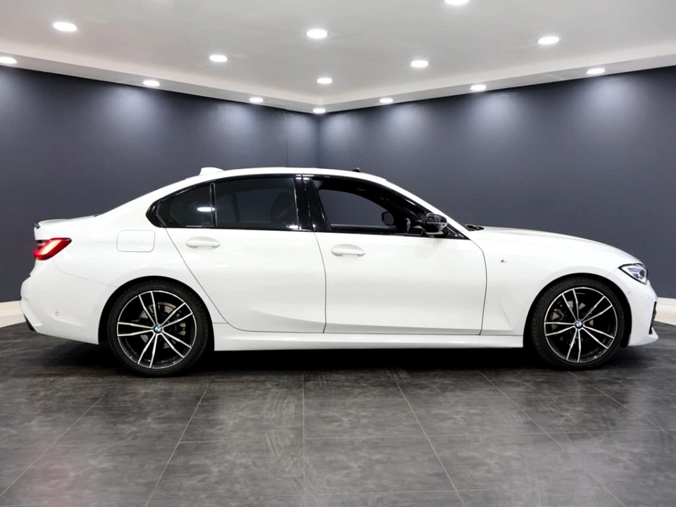 BMW 320d M Sport, image 2