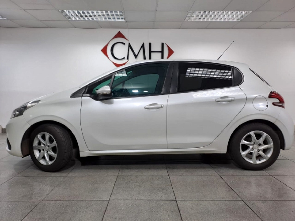 PEUGEOT 208 ACTIVE 1.2 PURETECH 5DR, image 2