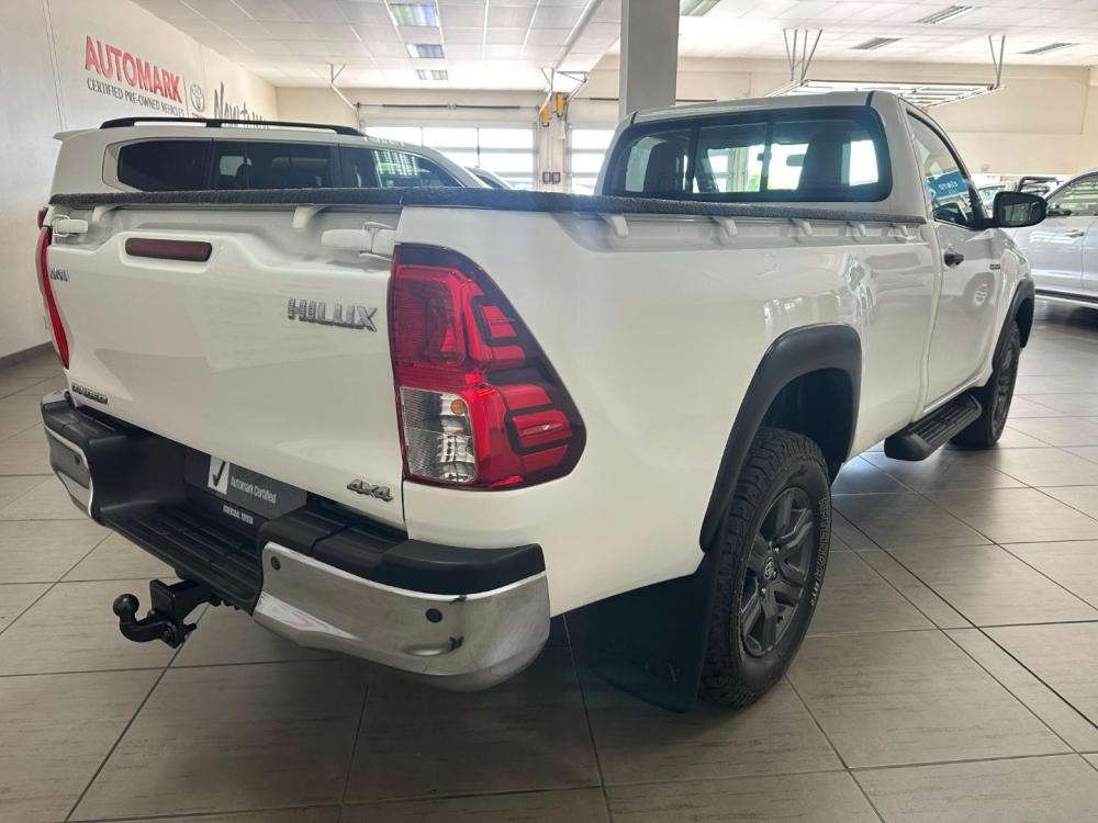 Toyota Hilux 2.4 GD-6 4X4 Raider 6MT, image 2