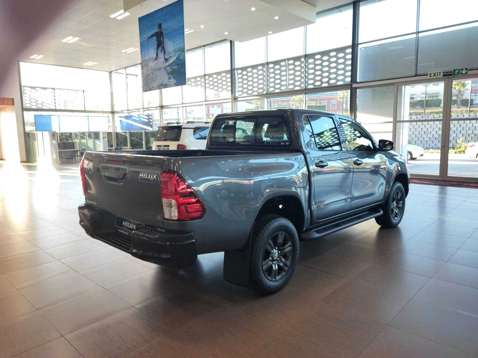 Toyota Hilux Double Cab  2.4GD6 RB Raider AT, image 2